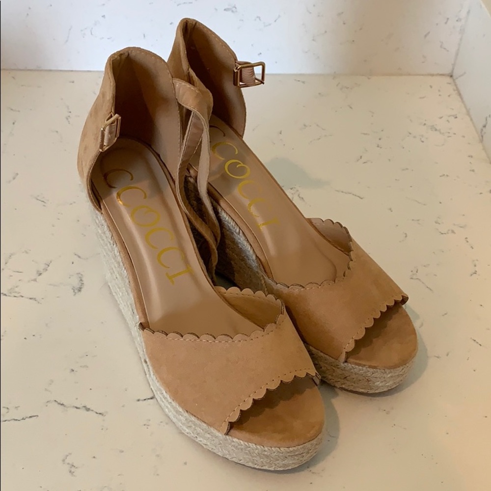 Nude Wedges